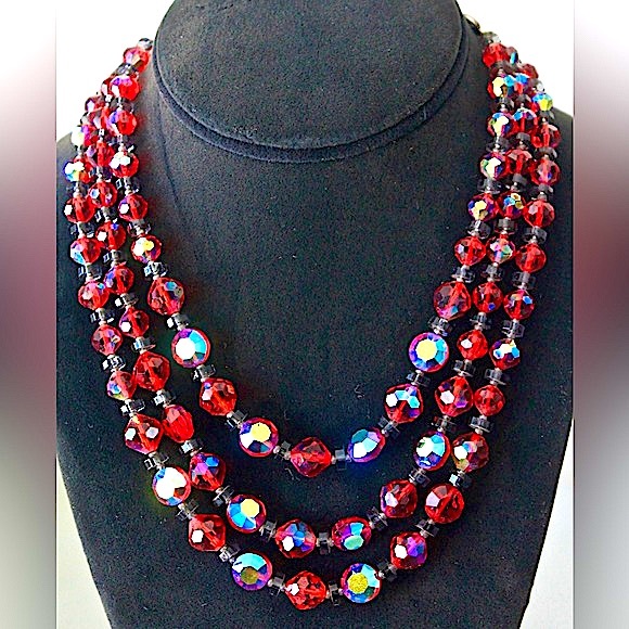 VENDOME SET VINTAGE 3 STRAND RED AURORA BOREALIS NECKLACE & CLIP EARRING - Picture 3 of 10